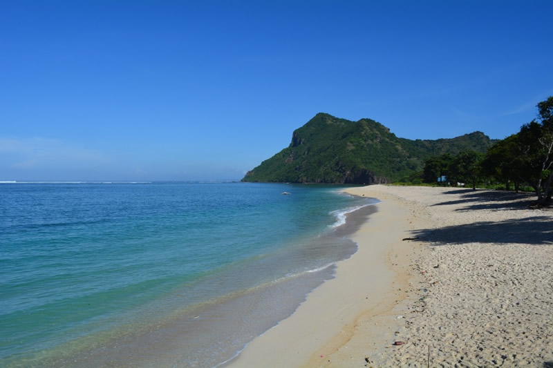 maluk beach sumbawa island
