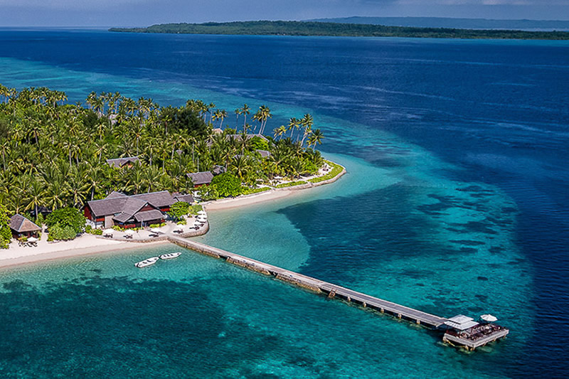 wakatobi beach sulawesi island